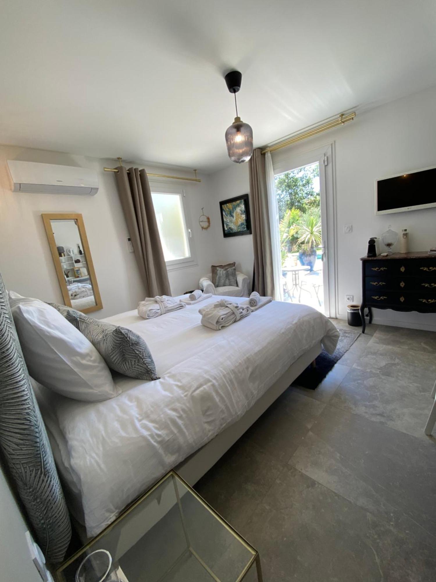 Villa Alba En Provence Besse-sur-Issole ภายนอก รูปภาพ